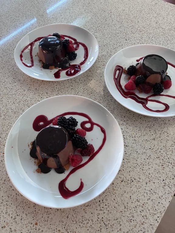 Yvonne M's gallery image 7